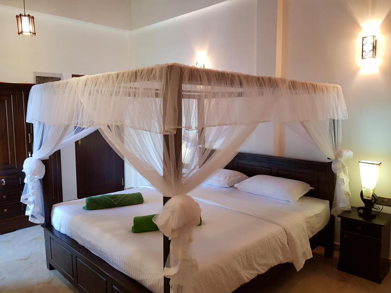My Whales Guest House Banduramulla Exterior photo